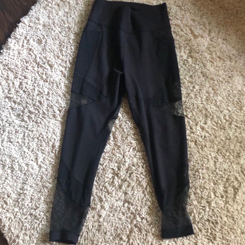 lululemon leggings with mesh and pockets
